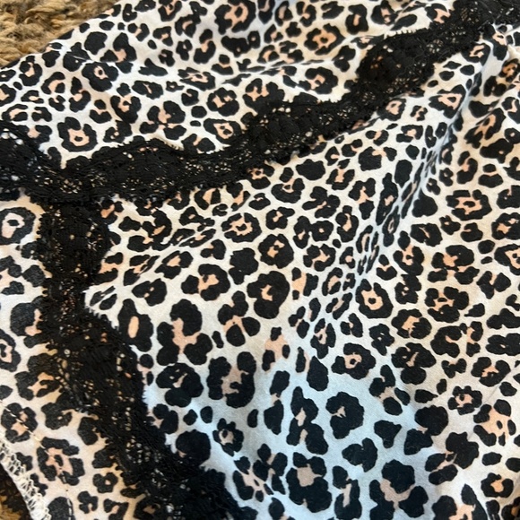 women's victoria secret size XS cheetah leopard print lace trim sleep shorts - Picture 2 of 4